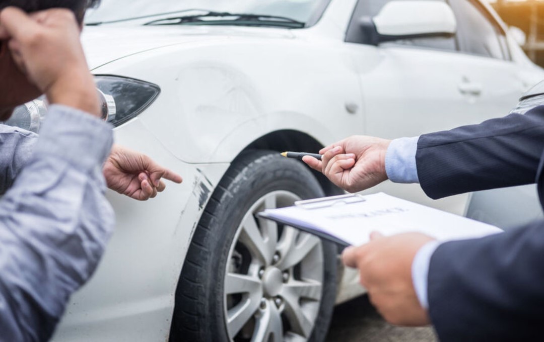 Autohändler und Reparaturwerkstätten